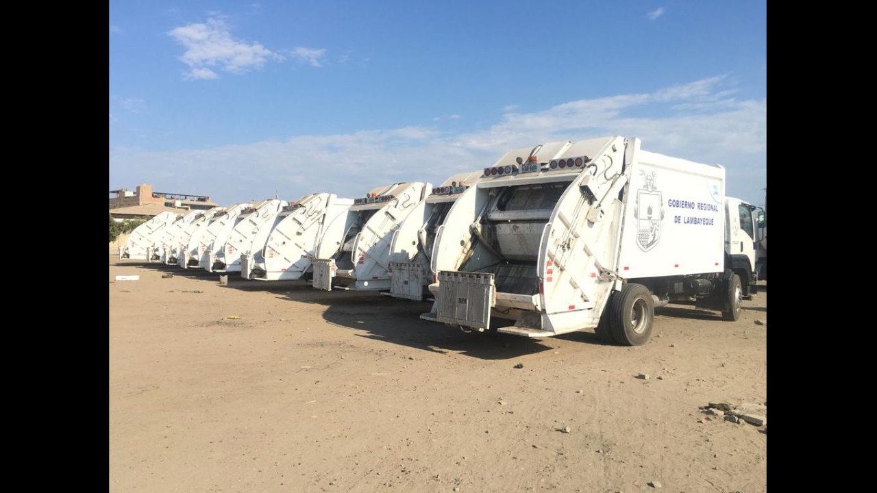 Compactadora de Residuos Solidos desde 15m3 hasta 21m3 Compactadora de Residuos Solidos desde 15m3 hasta 21m3