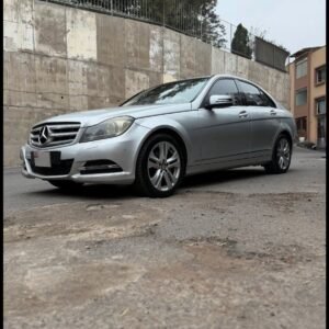 VENTA DE AUTOS USADOS MERCEDES BENZ C 200 - 2013