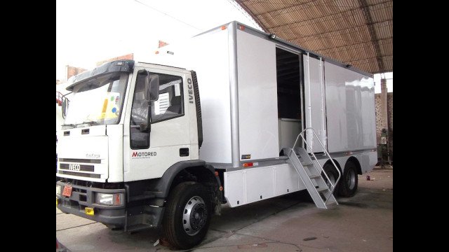 CAMION LUBRICADOR Y TALLER