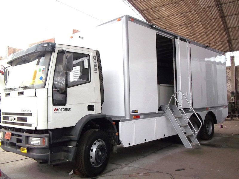 CAMION LUBRICADOR Y TALLER