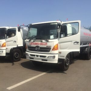CAMION CISTERNA DE COMBUSTIBLE DE 1,000 GALONES HASTA 4,000 GALONES