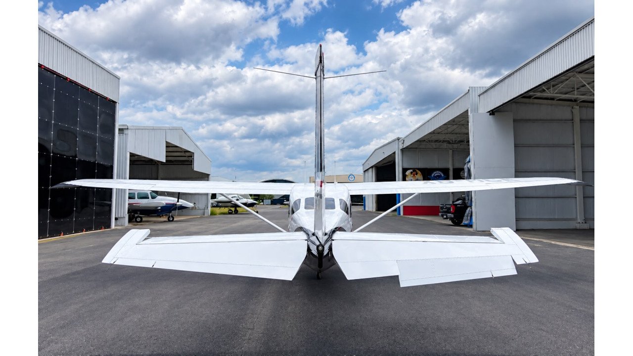 WhatsApp Image 2026-09-13 at 6.36.57 PM Cessna 207 Turbo en venta - Vehiqmas